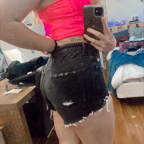 Garage shorts - Picture 3 of 6